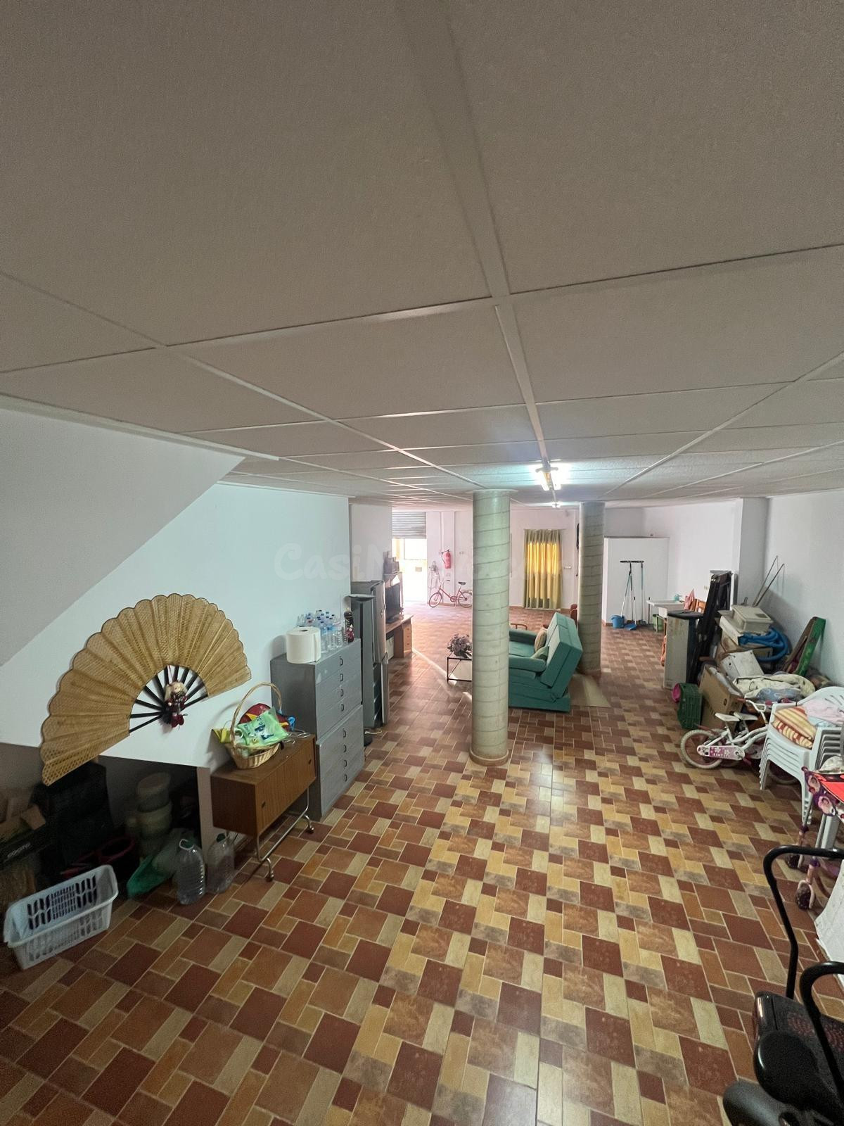 PRECIOSA VIVIENDA Y GIGANTESCO BAJO