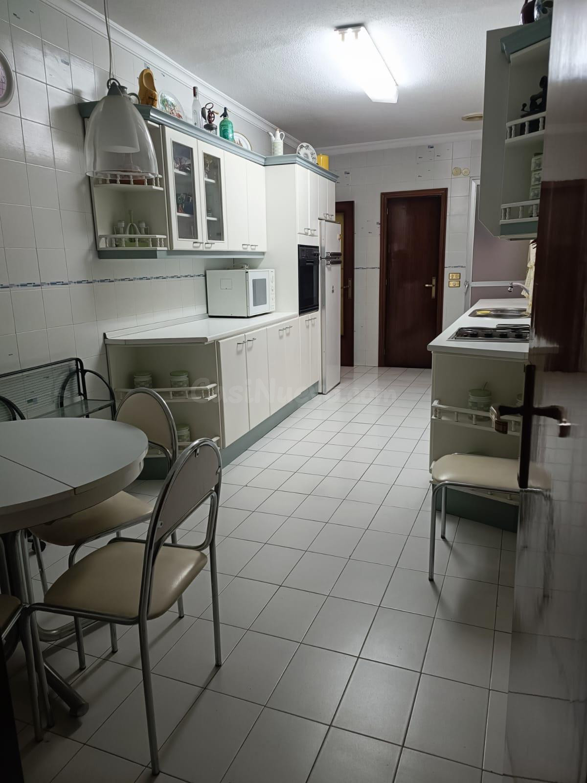 GRAN PISO EN ABARÁN – 207 m2, TODO EXTERIOR, HACE ESQUINA Y  - foto 2