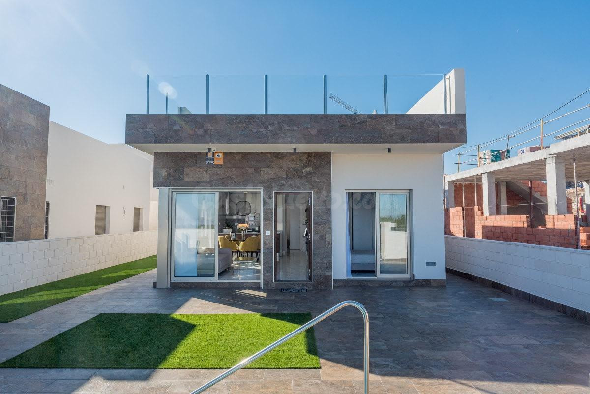 Nueva y moderna villa en una sola plant