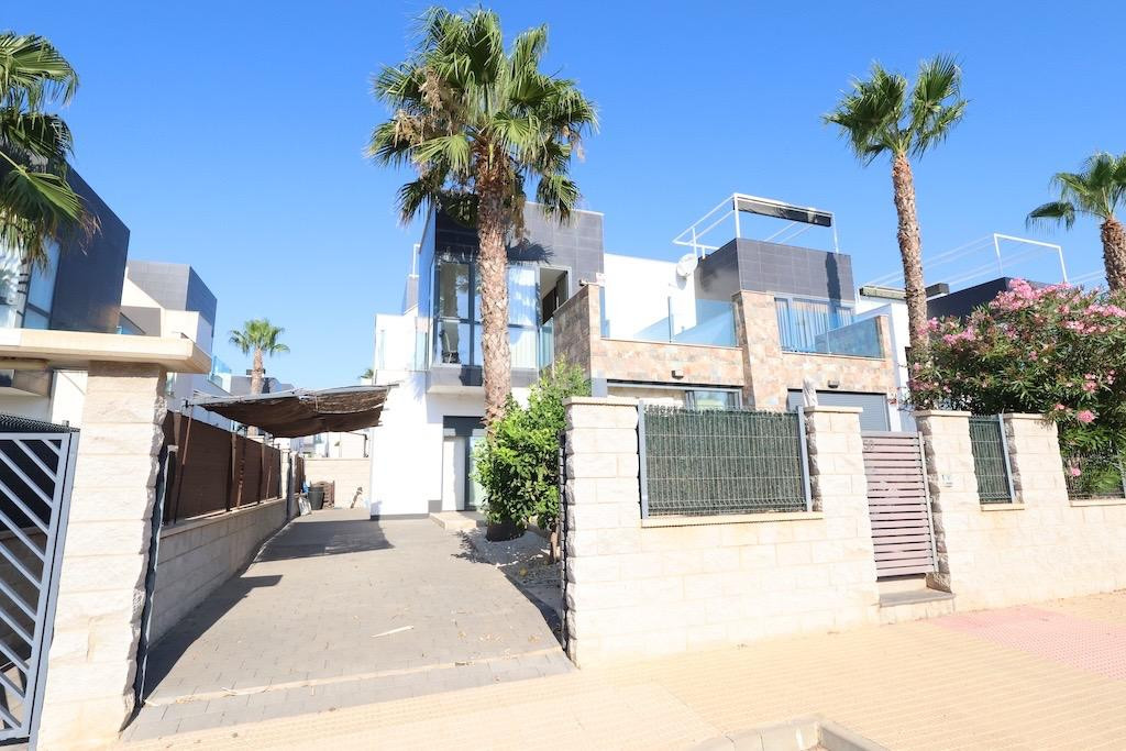 Moderno pareado en venta en Oasis Hill, Lomas de Cabo Roig – Orihuela Costa