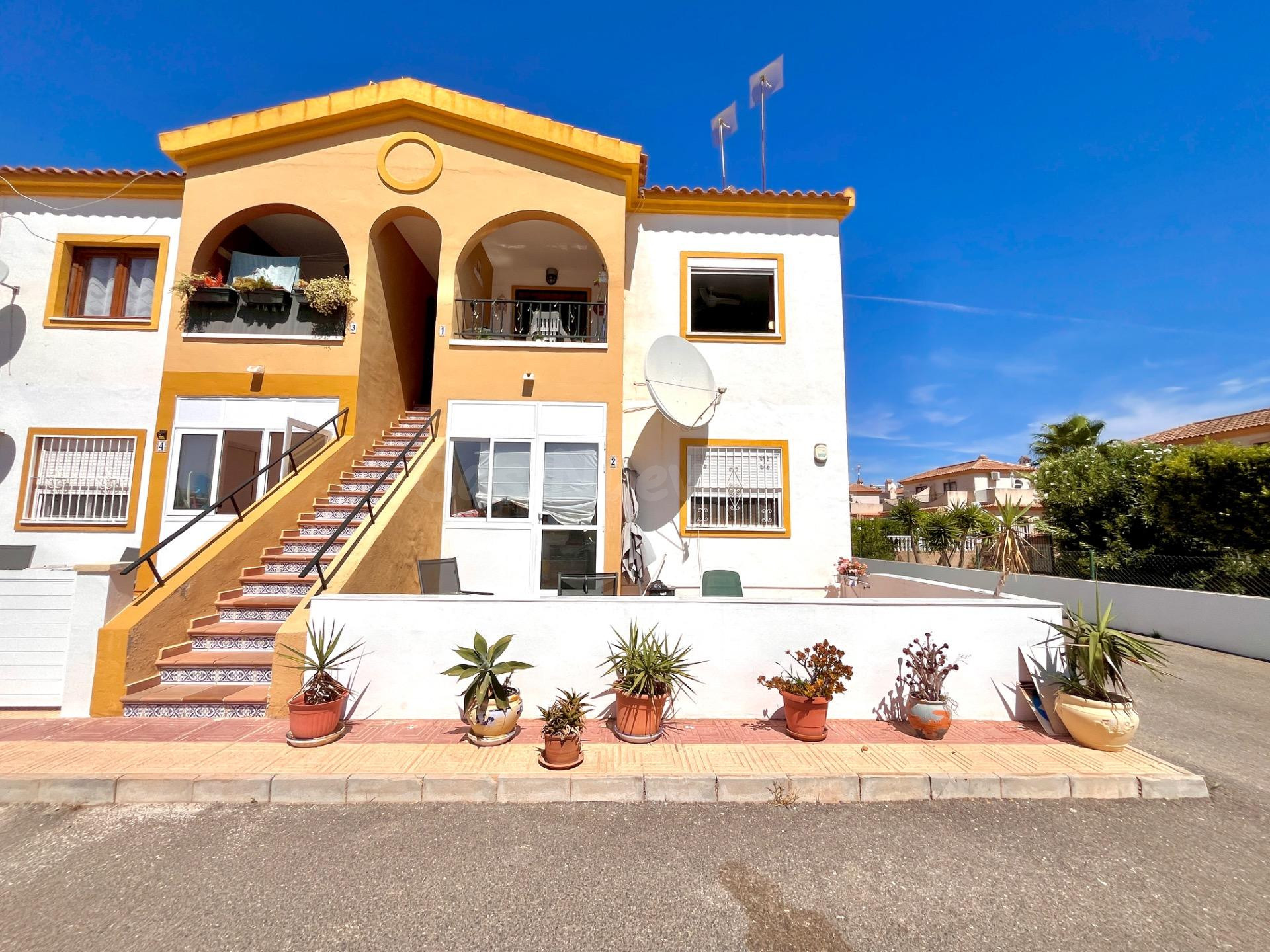 2 BEDROOM APARTAMENTO SE VENDE EN PLAYA FLAMENCA