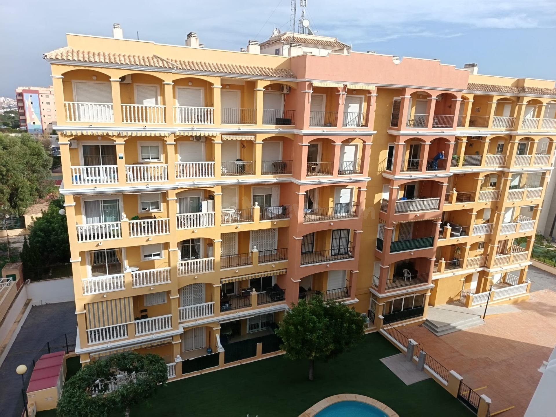 FANTASTICO ATICO CON INCREIBLES VISTAS, PISCINA COMUNITARIA, GARAJE, SOLARIUM PRIVADO.