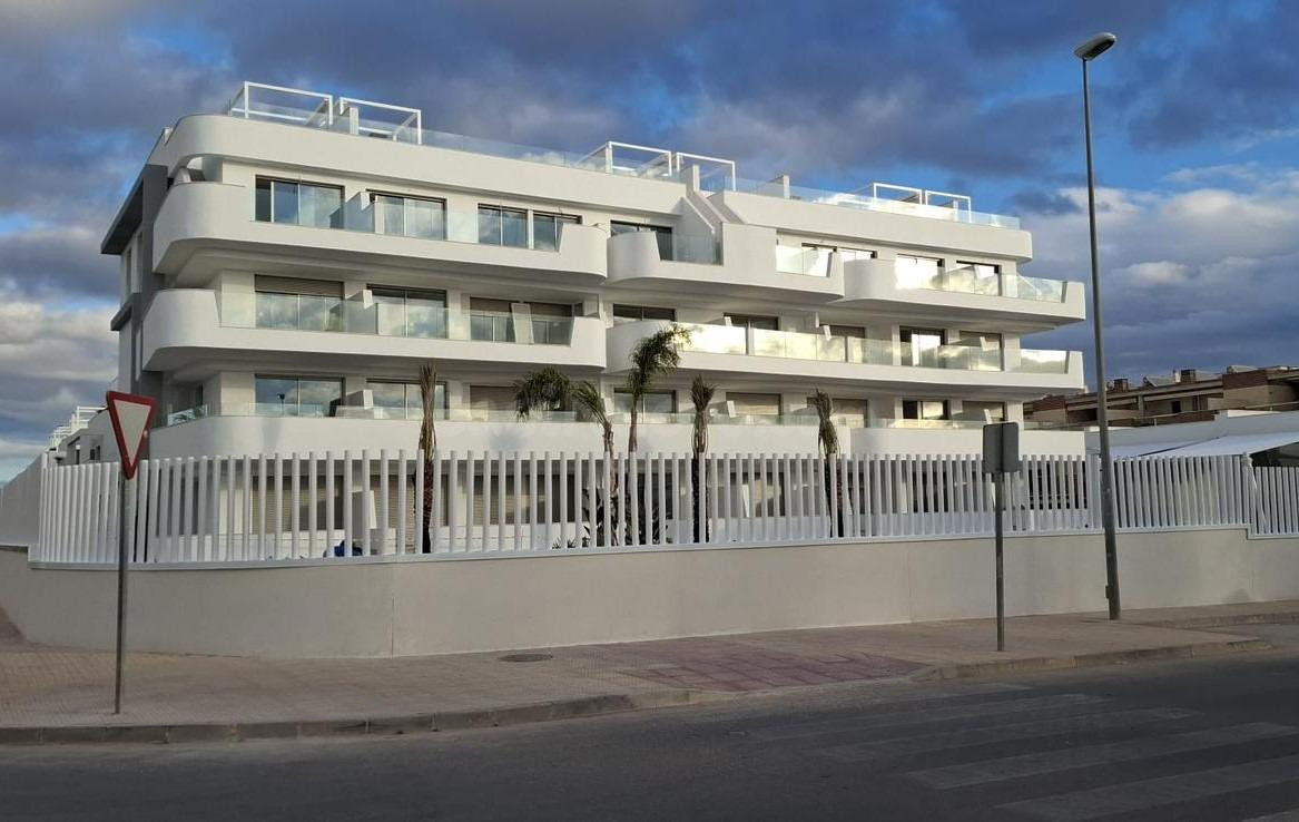 Apartamento de 2 dormitorios a estrenar en residencial de lujo – Lomas de Cabo Roig