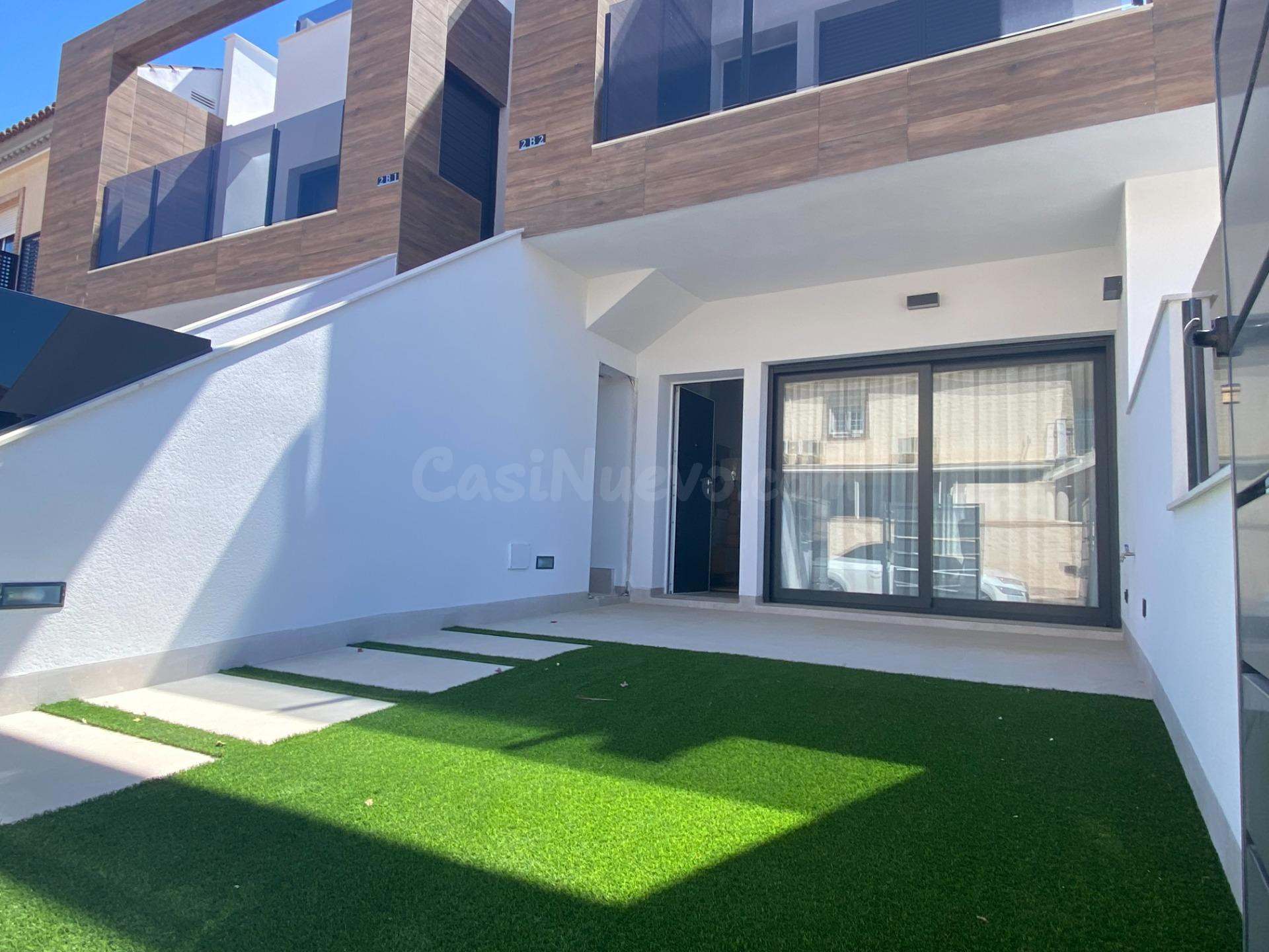 Bungalow en planta baja, listo para entrar a vivir en Lo Pagán – Vida moderna cerca de la playa