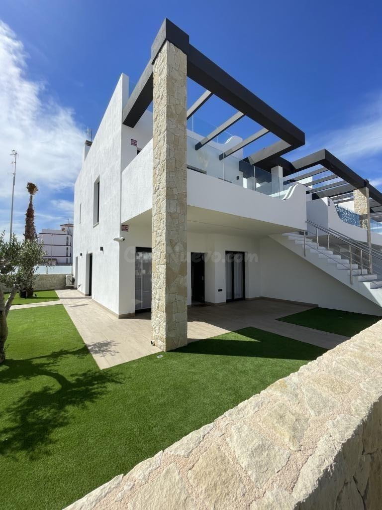 ÚLTIMO DÚPLEX DE OBRA NUEVA EN COMPLEJO RESIDENCIAL – ORIHUELA COSTA