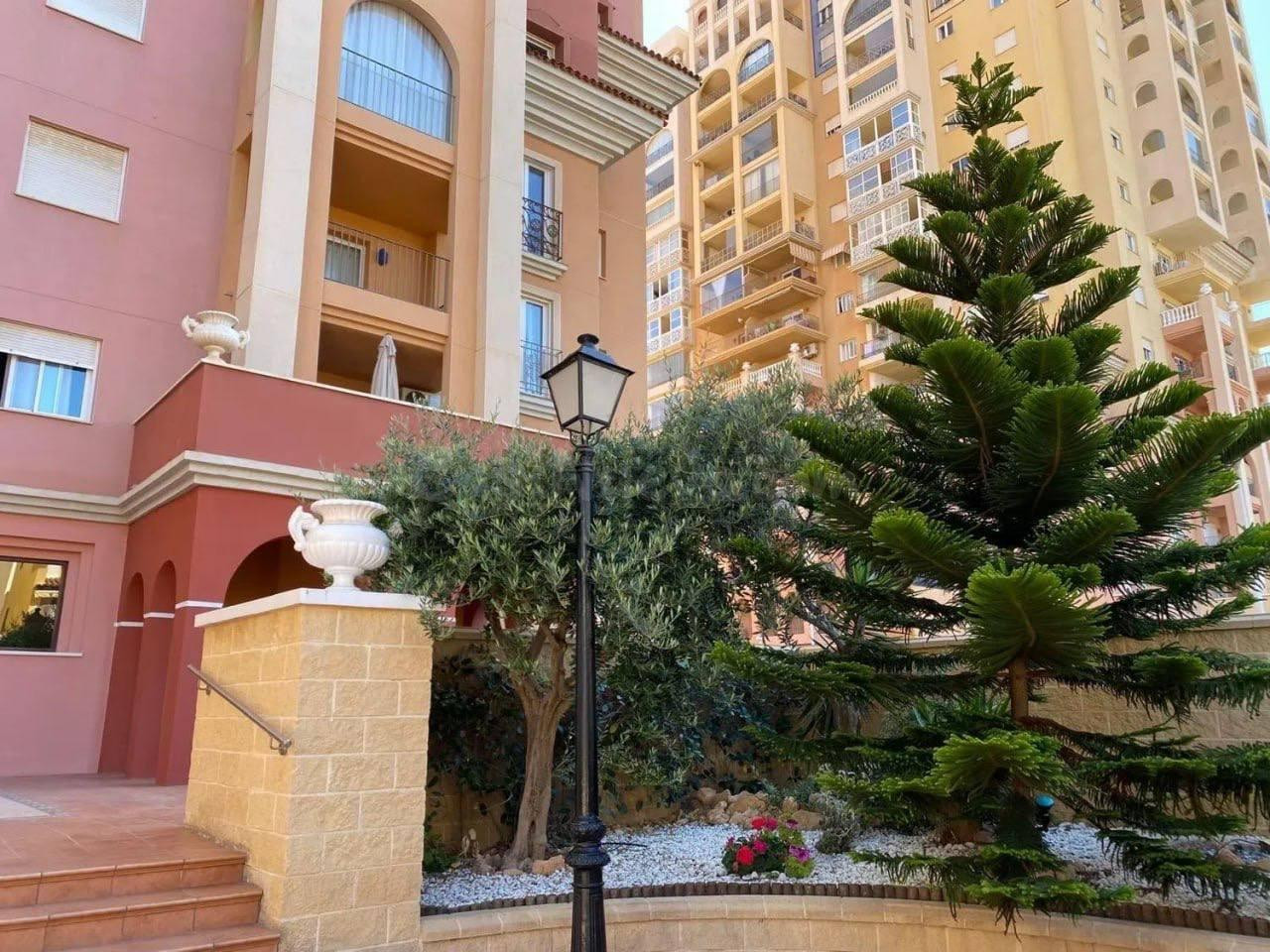 Luminoso apartamento de 3 dormitorios con vistas al mar | Avenida Röntgen, Playa de los Locos, Torrevieja
