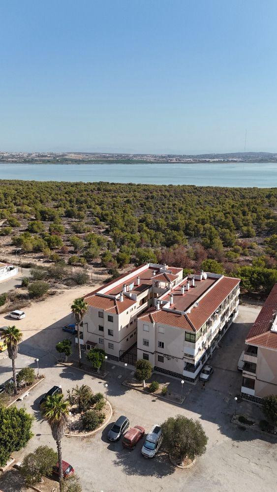 Apartamento de 1 dormitorio totalmente renovado • Barrio tranquilo en San Luis • Listo para entrar a vivir