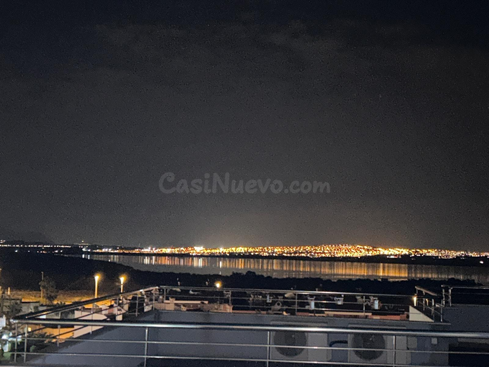 Lujoso ático dúplex con vistas al mar, solárium y barbacoa en la azotea