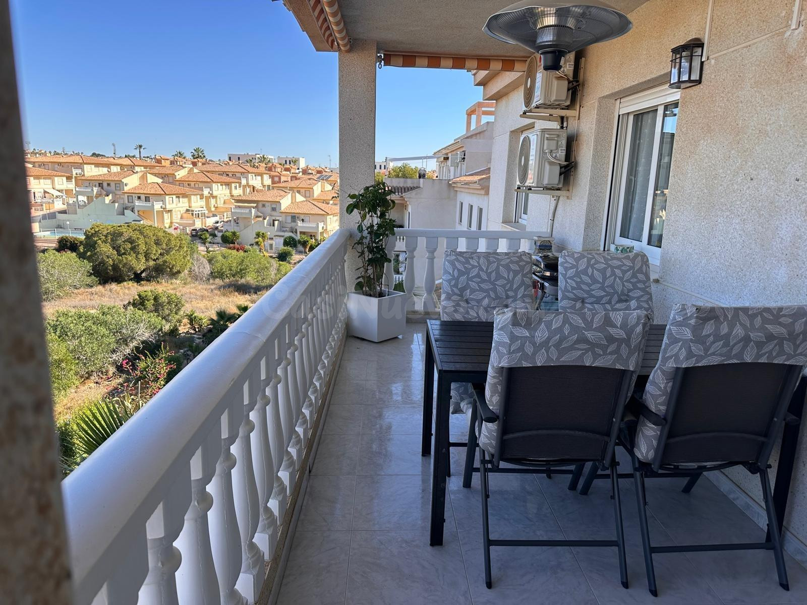 Apartamento de 2 dormitorios cerca del Boulevard La Zenia • Playa Flamenca • Garaje • Piscina