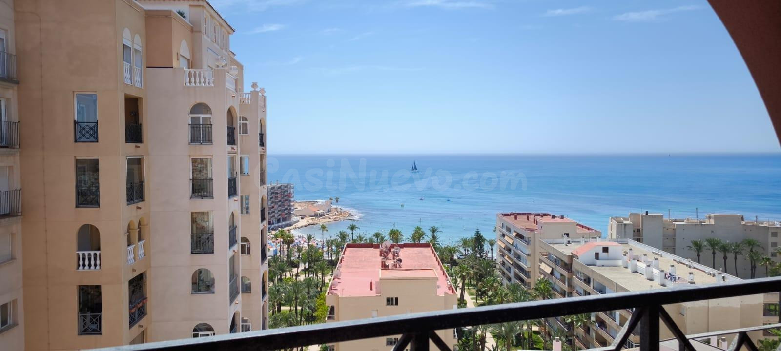 Moderno apartamento de 2 dormitorios • Playa de los Locos • Vistas al mar desde la planta 14