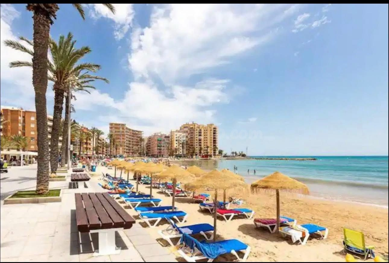 Apartamento de un dormitorio con vistas al mar en Playa del Cura, Torrevieja