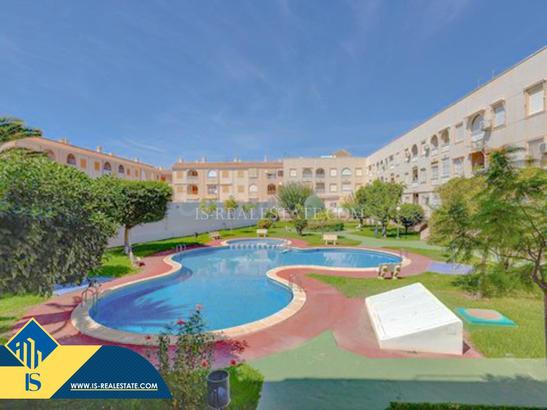 Gran Apartamento con excelentes vistas despejadas +Garaje incluido y bellísima piscina comunitaria