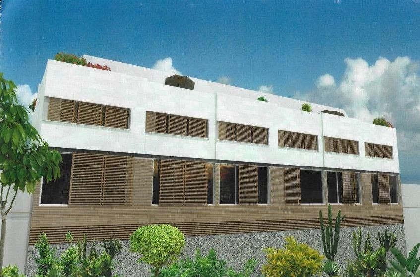 SE VENDE PARCELA URBANA CON PROYECTO Y LICENCIA POSIBLE PERM - foto 2
