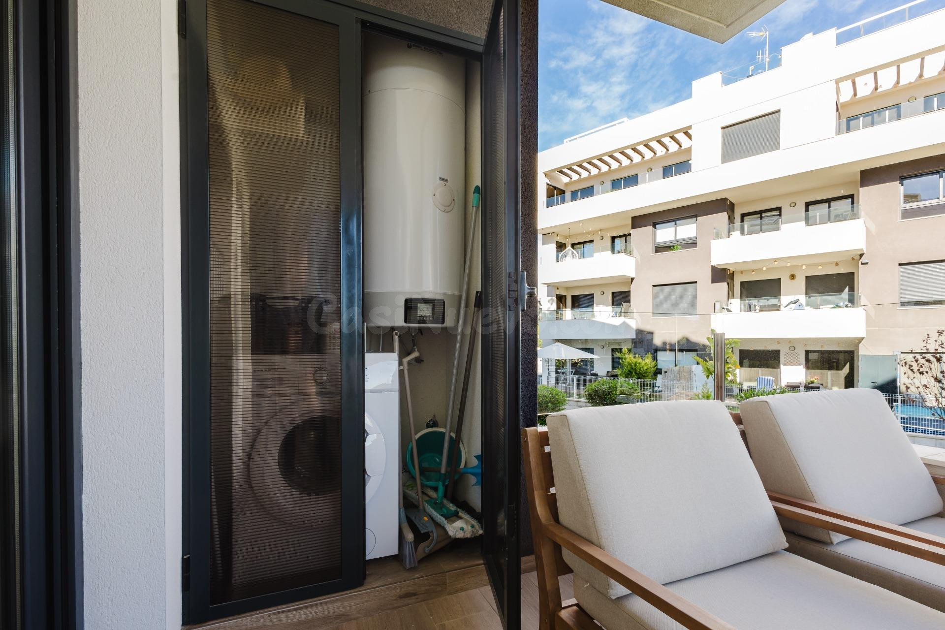 Moderno Apartamento en Orihuela Costa con Piscina y Terraza