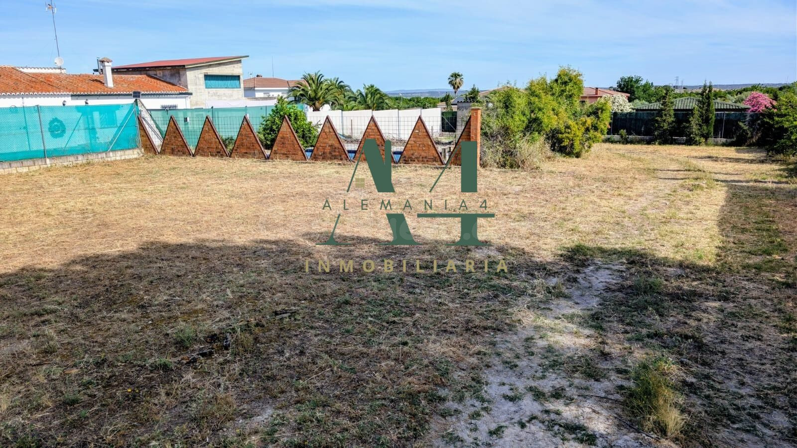 Terreno Urbano en "Las Arenas" Malpartida de Cáceres con Piscina
