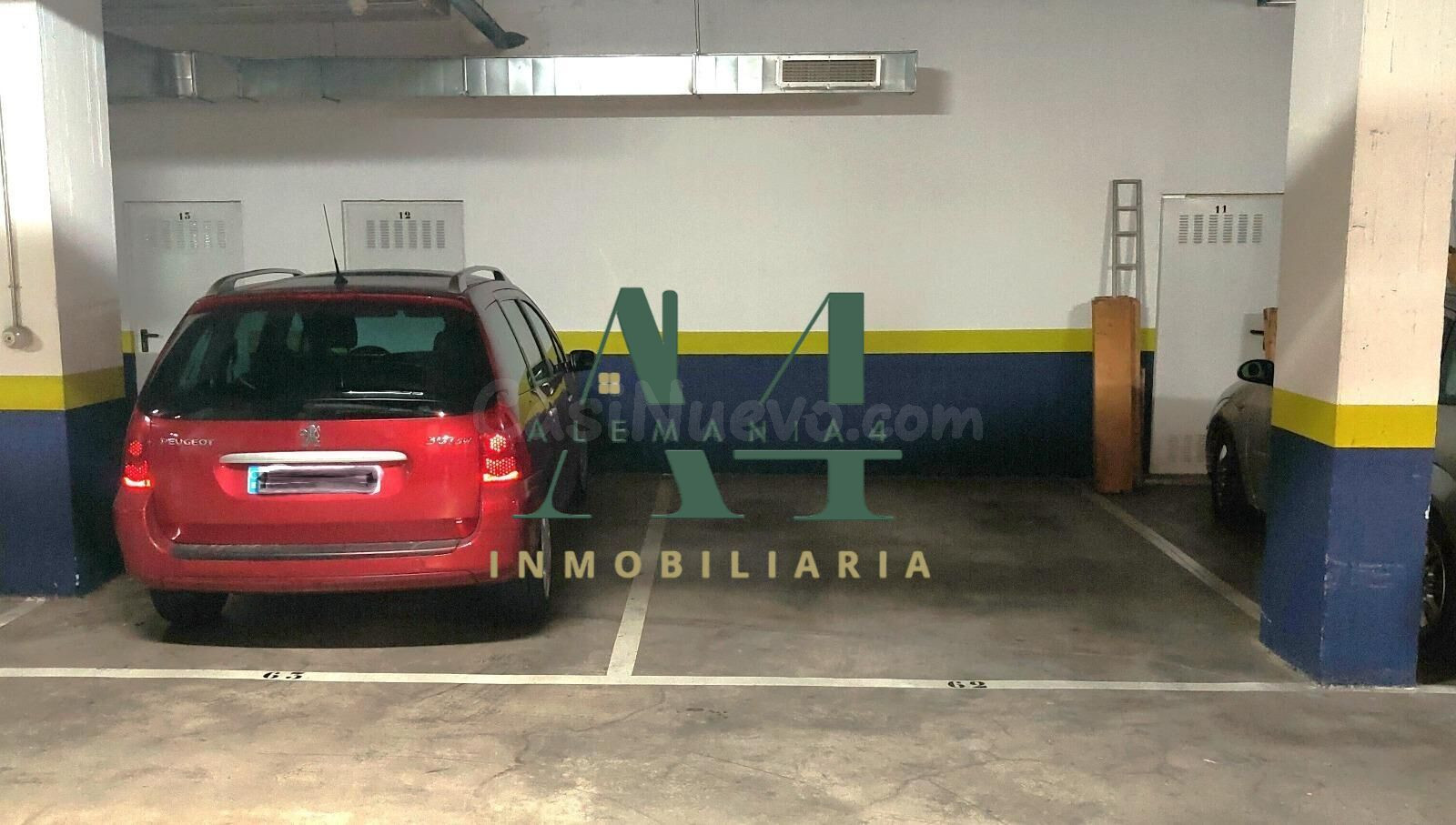 Gran plaza de garaje en el Rodeo