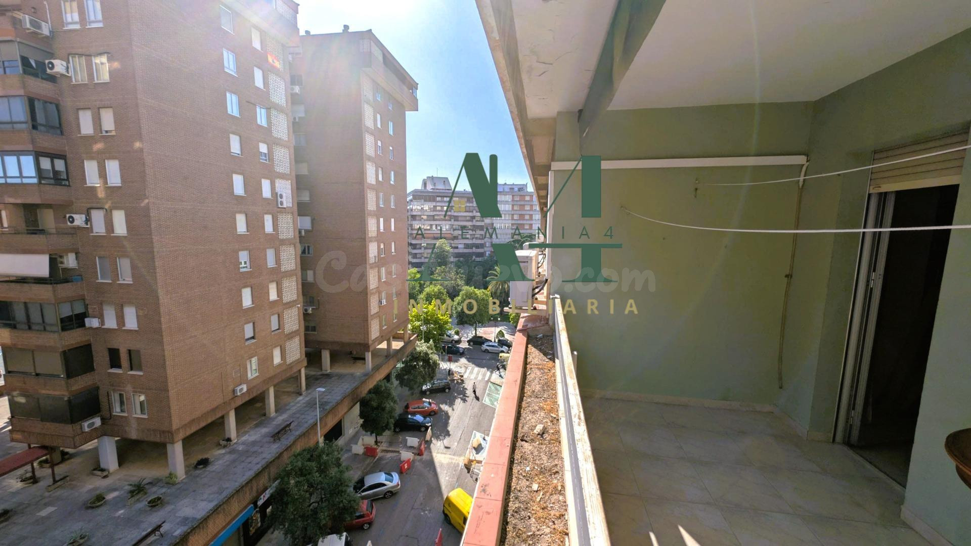 Piso señorial en Cánovas