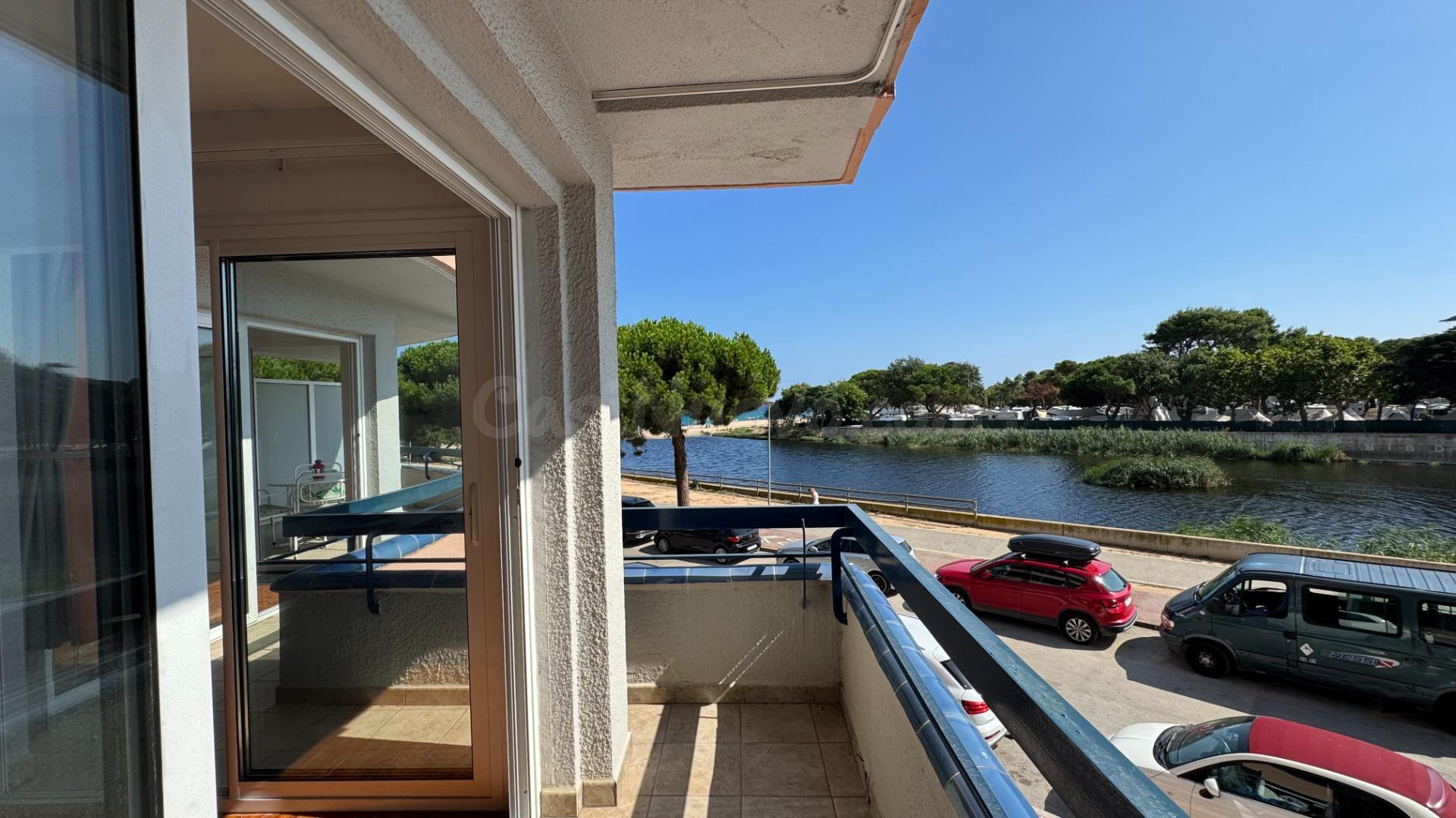 En venta , amplio piso en Platja D'Aro con terraza i vistas  - foto 5
