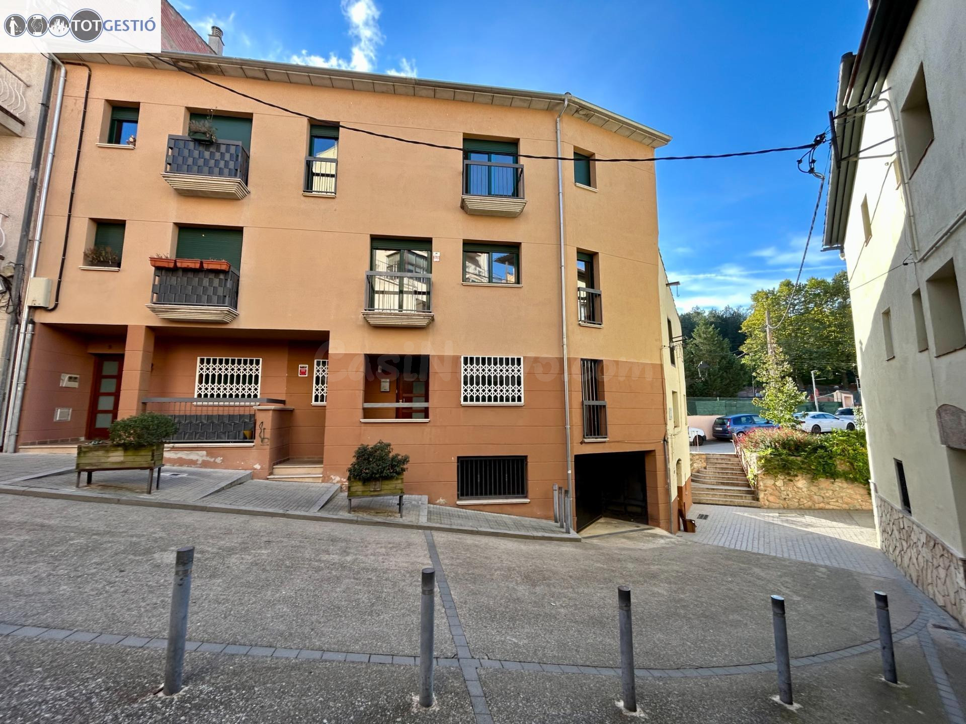 En venta nueva casa en el centro de Sant Hilari a precio exc - foto 2