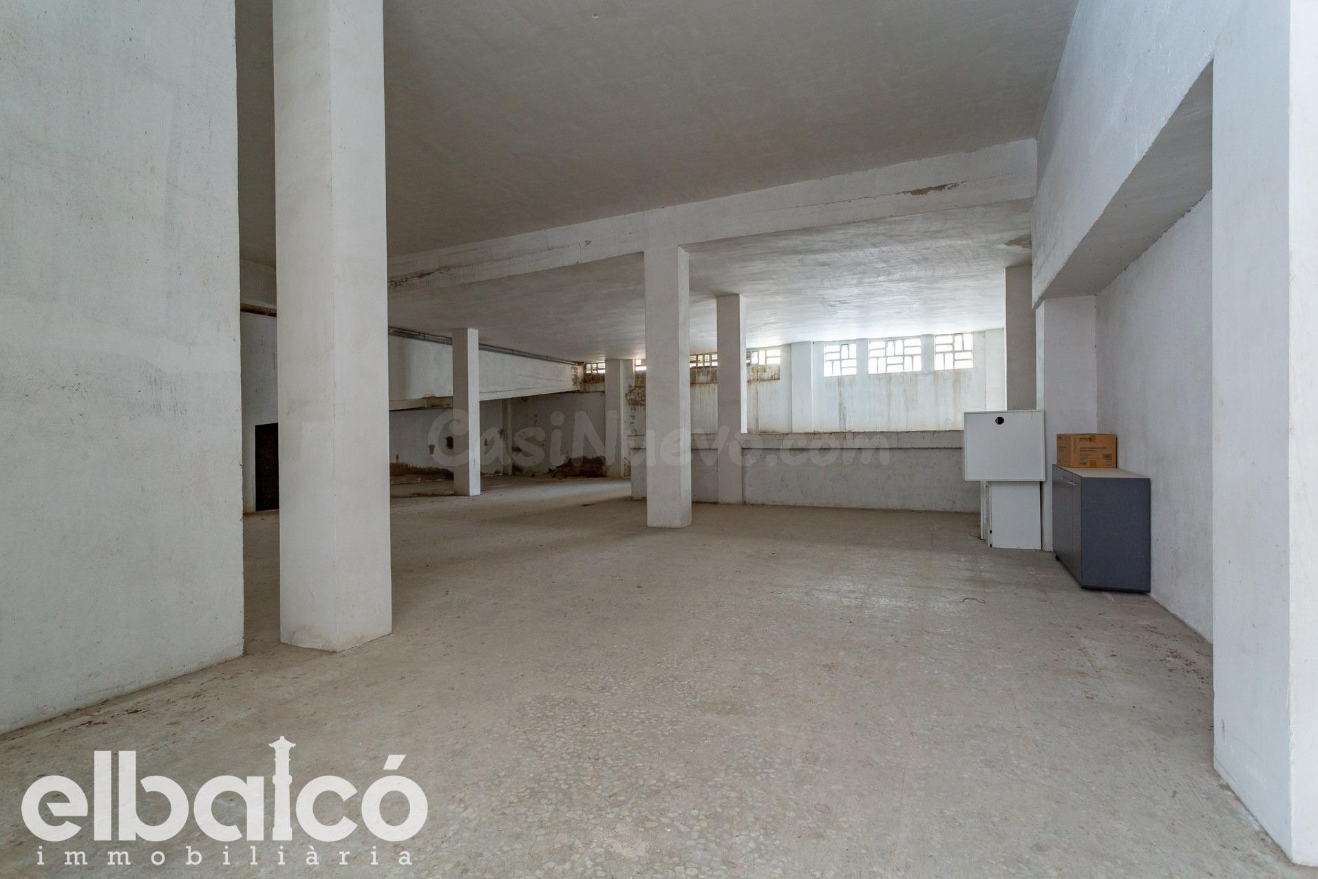 Local comercial  277 m2 + parking nº5 por tan solo 200.000€