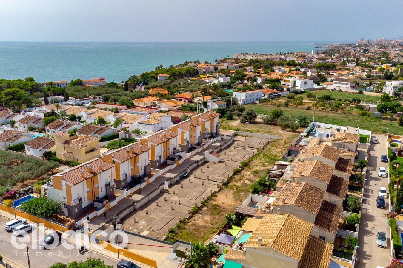 VINAROZ - Solar edificable para 10 chalets pareados con parking construido cerca del mar