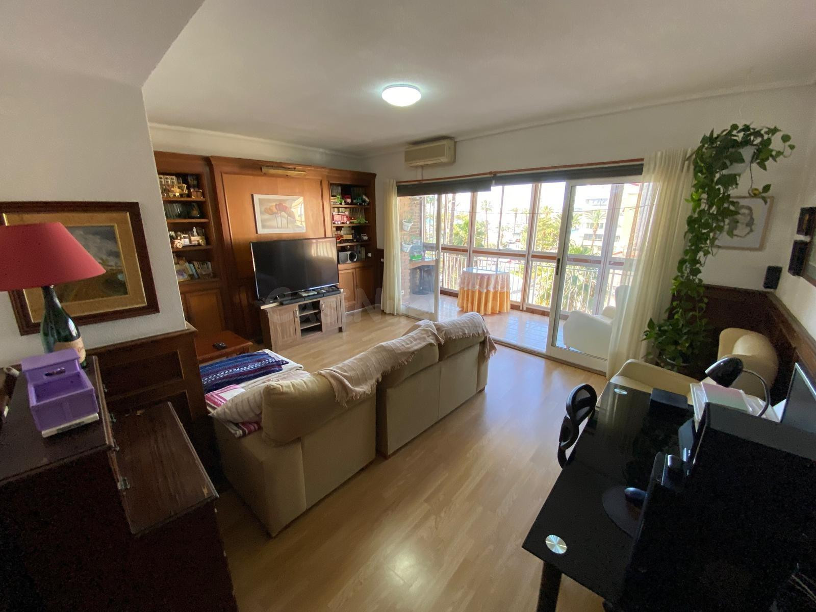 "¡Tu nuevo hogar con vistas al puerto! Amplio piso de 3 dorm - foto 2