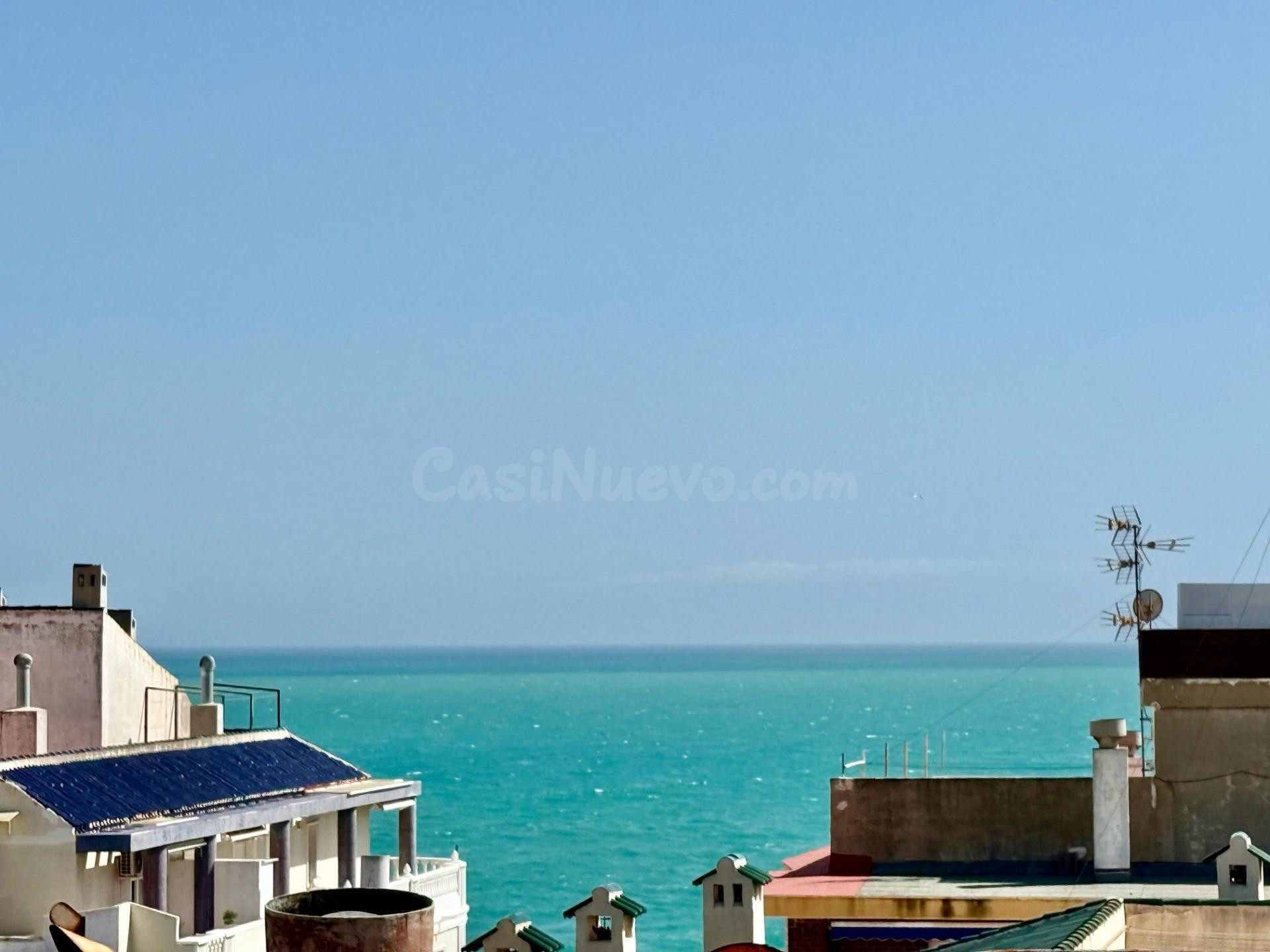 "Ático Exclusivo: 3 Dormitorios, 2 Baños y Gran Solárium Pri - foto 4
