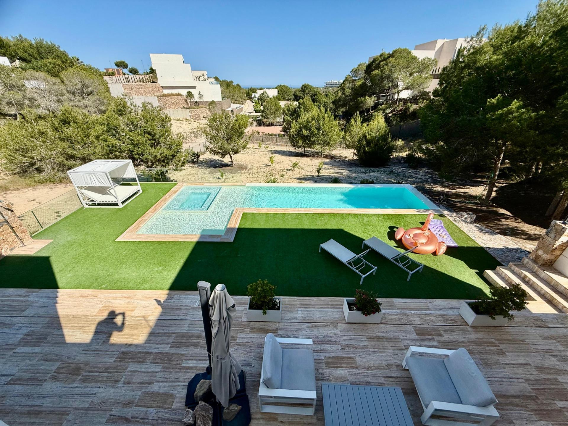 Exclusiva villa en renta – Vive con estilo y distinción