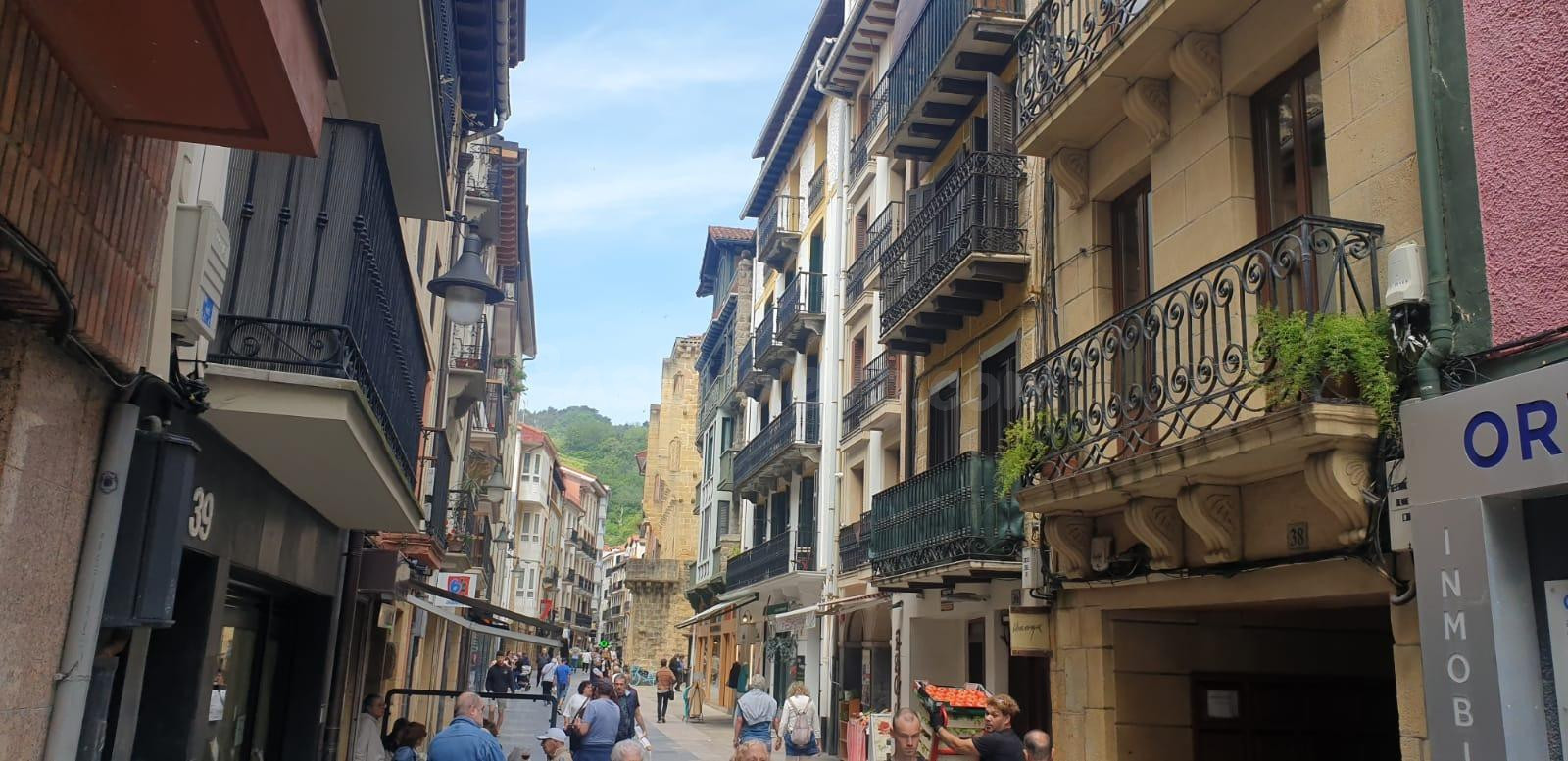En el centro de Zarautz. - foto 2