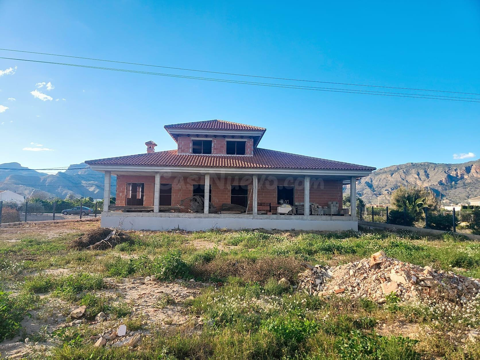 TERRENO CON OBRA INICIADA