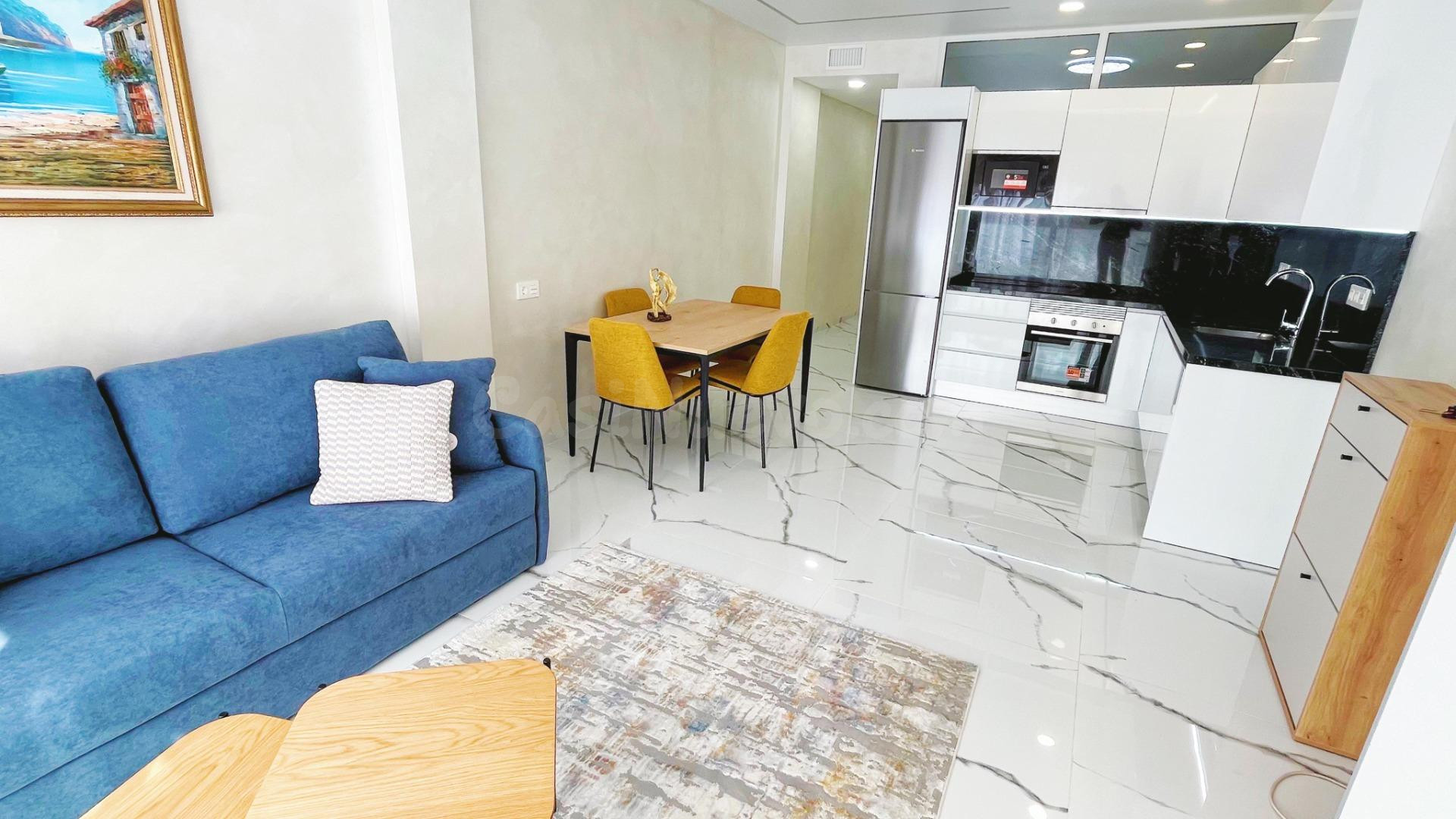 Exclusivo Apartamento Reformado en Segunda Línea de Playa del Cura, Torrevieja
