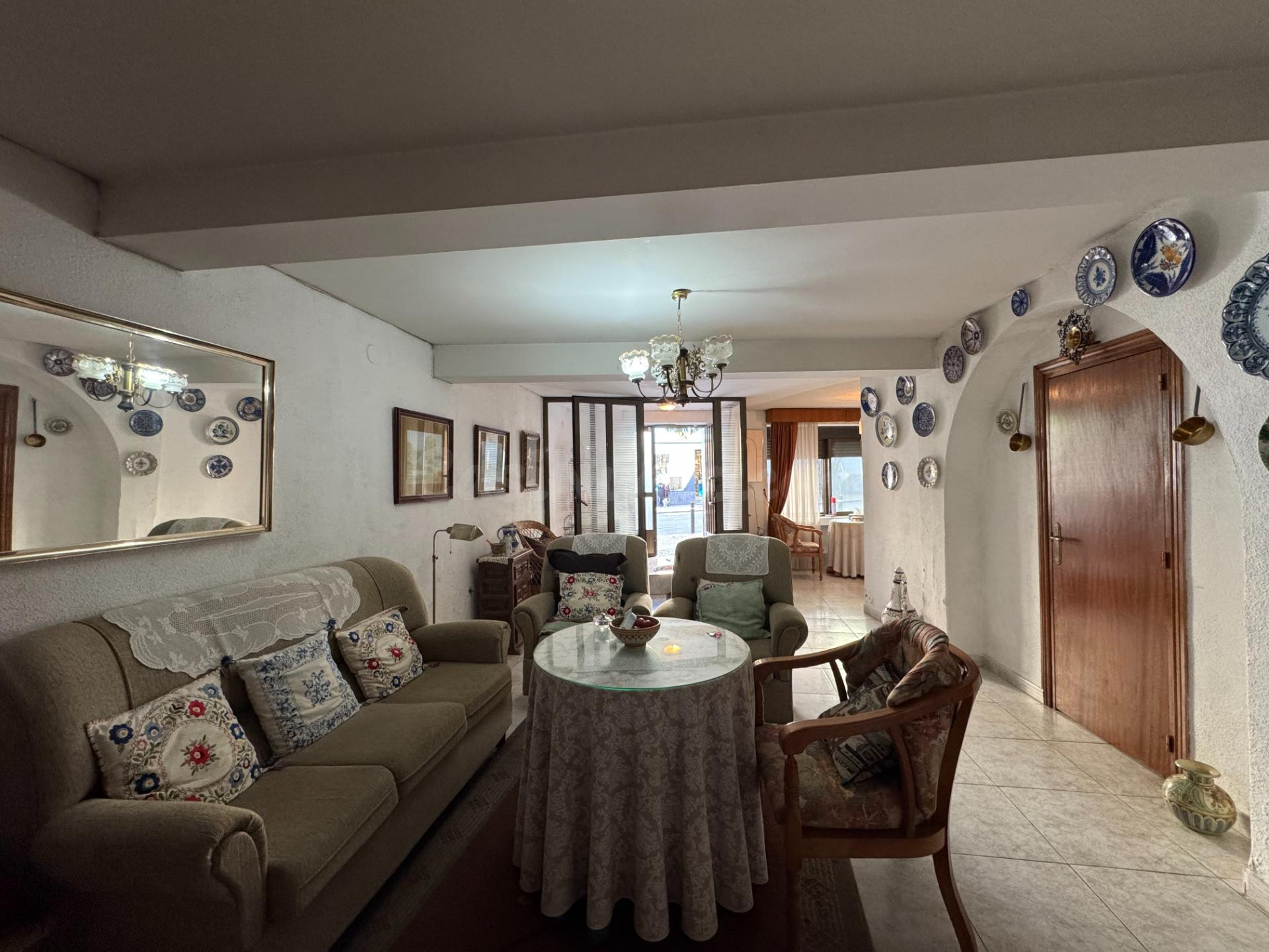 CASA GRANDE CENTRICA EN CANDELEDA ¡¡¡PRECIO NEGOCIABLE!!! - foto 2