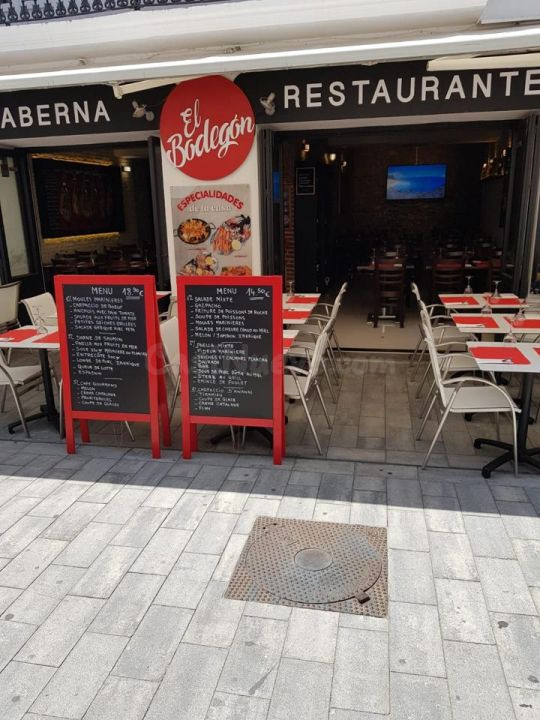 Pack Piso + Restaurante en Segunda Línea de Mar en Roses - foto 2