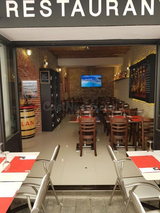 Pack Piso + Restaurante en Segunda Línea de Mar en Roses - foto 3
