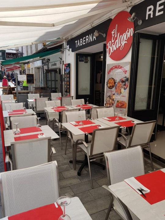 Pack Piso + Restaurante en Segunda Línea de Mar en Roses - foto 5