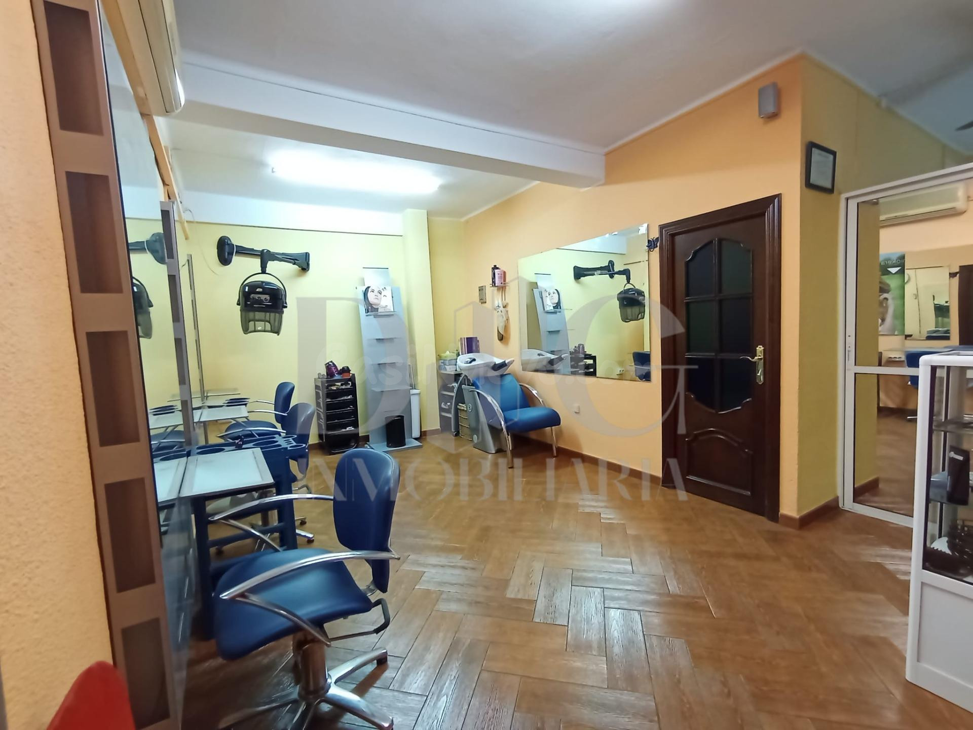 LOCAL EN ALQUILER EQUIPADO PARA PELUQUERIA