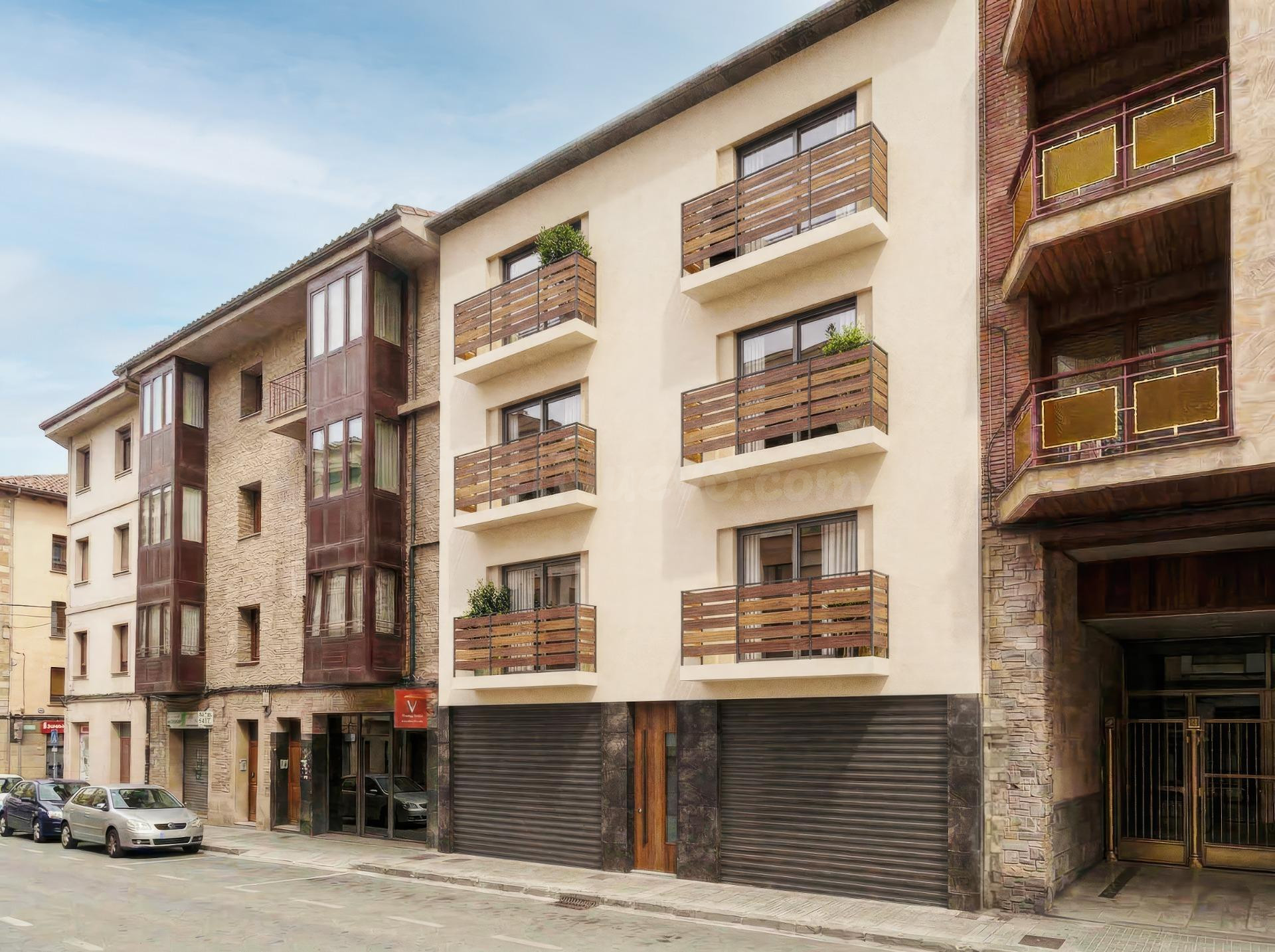 Estudio multifuncional con parking en el centro de Puigcerdà - foto 2