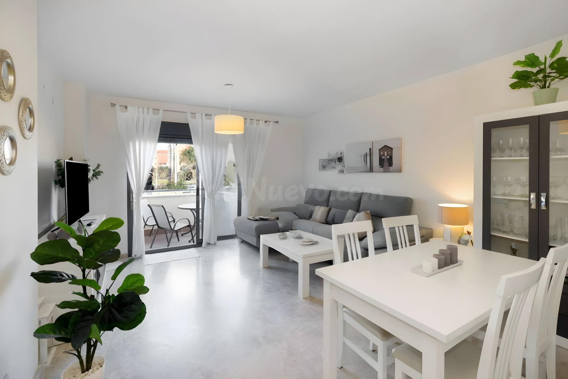 🏡 Piso en venta en Costa Ballena| 2 habitaciones, terraza, garaje, trastero y piscina comunitaria |