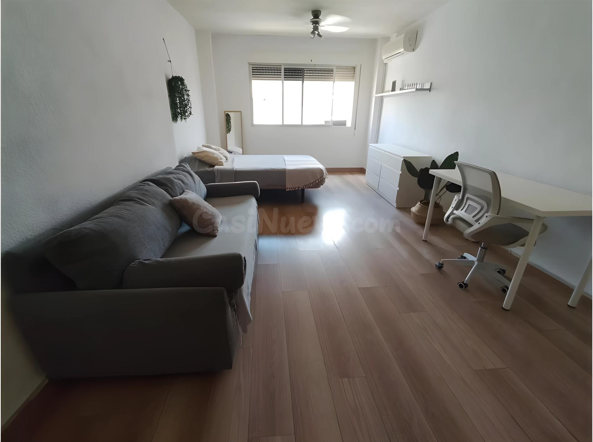 🏡 Piso en alquiler para estudiantes – Cartuja, Granada | 3 dormitorios, WiFi incluido