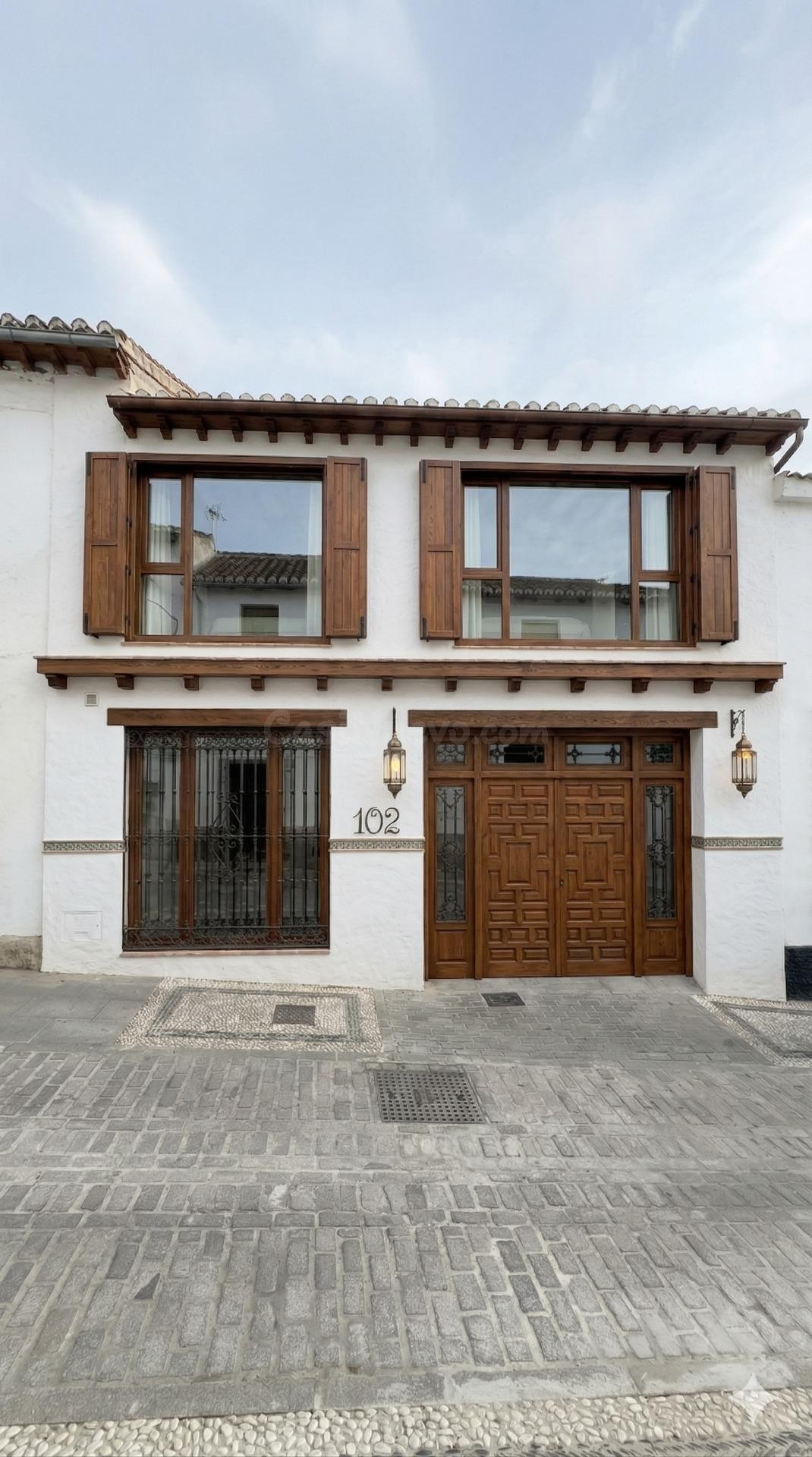 🏚️ Casa con jardín, patio y garaje para reformar en Calle Alhacaba | Granada Capital | 190 m2 de puro potencial | DLR 00159 - foto 2