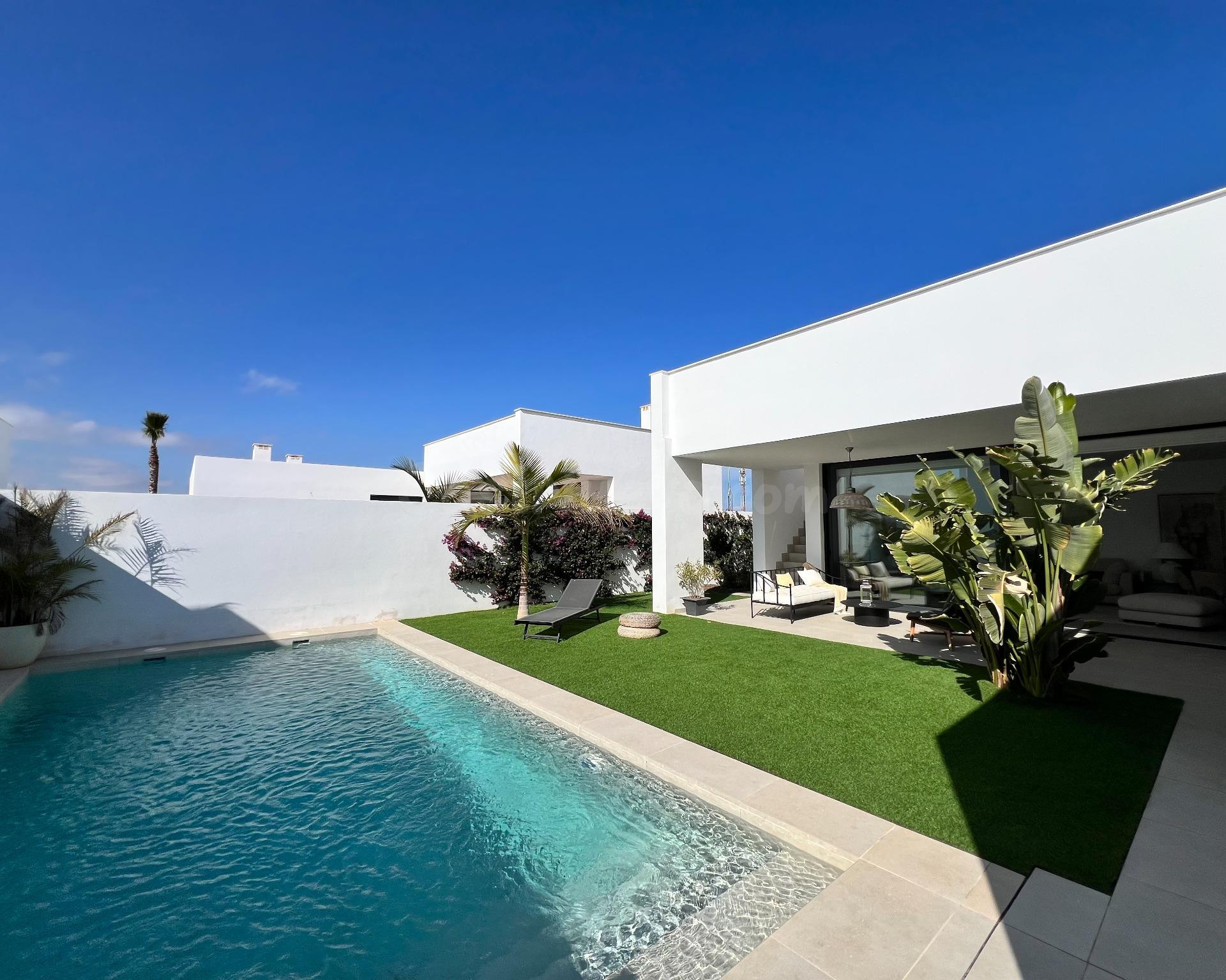 Villa en Venta a tan solo 500 metros de las playas de Mar de Cristal