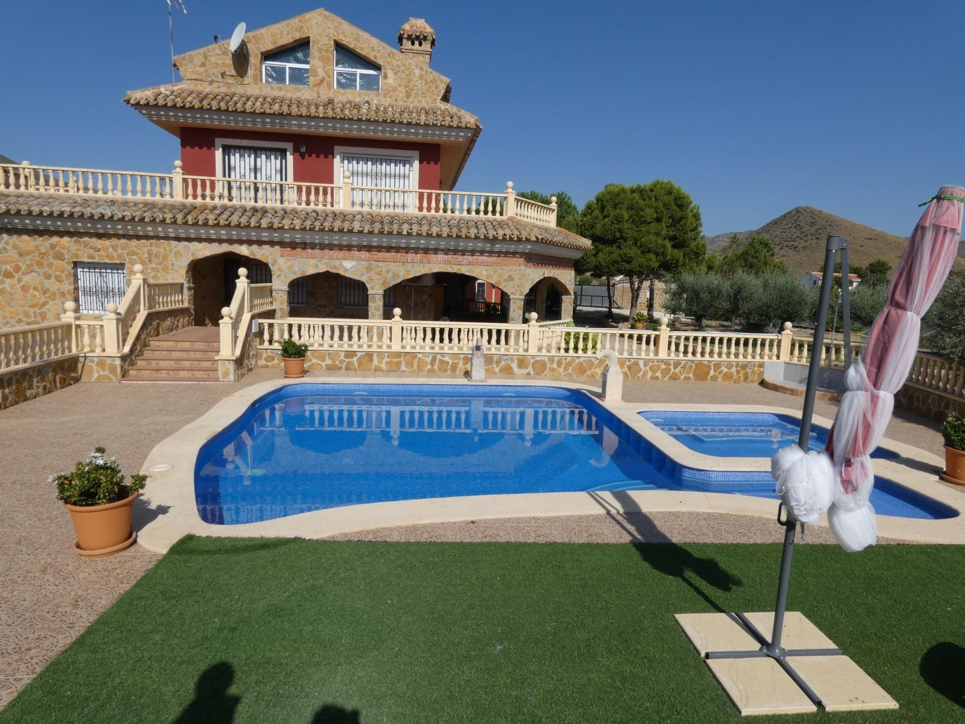 Exclusiva Finca Ecuestre en la Tranquila Campiña de Mazarrón