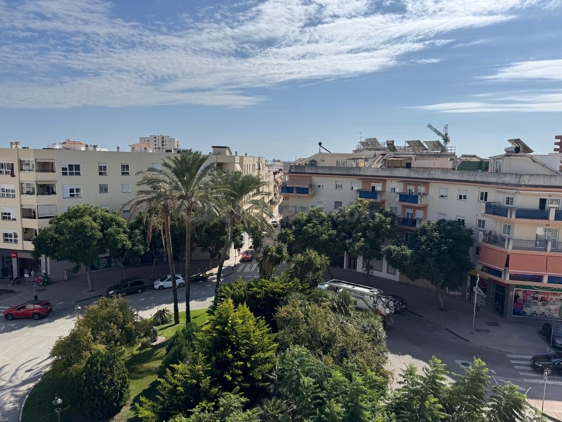 Excepcional ático de 4 dormitorios en el corazón del centro de Estepona