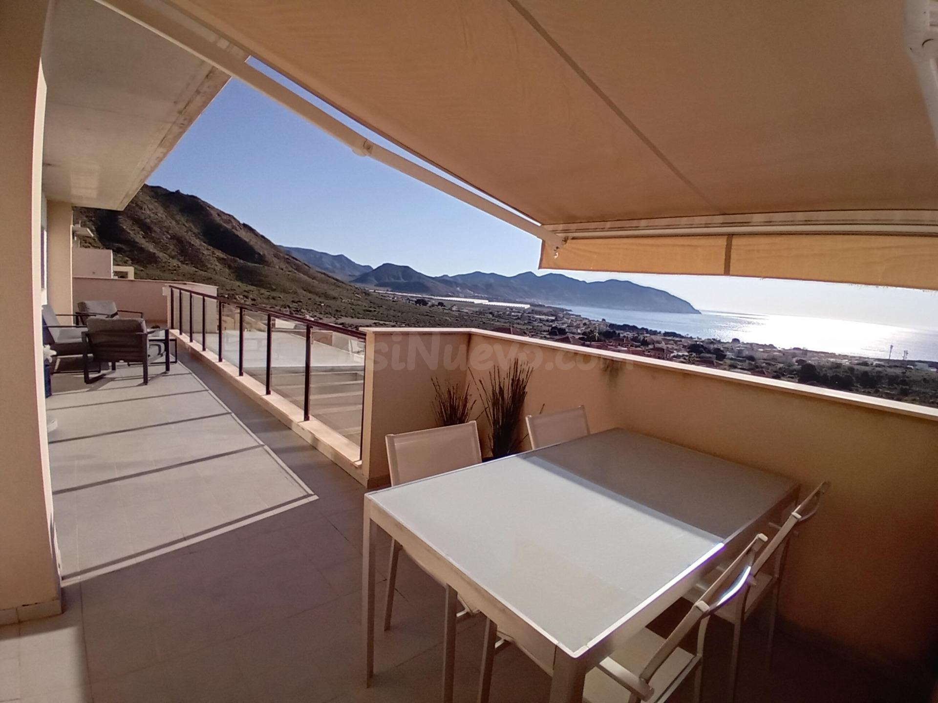 Ático de 2 dormitorios con vistas al mar en la Costa Cálida - foto 4