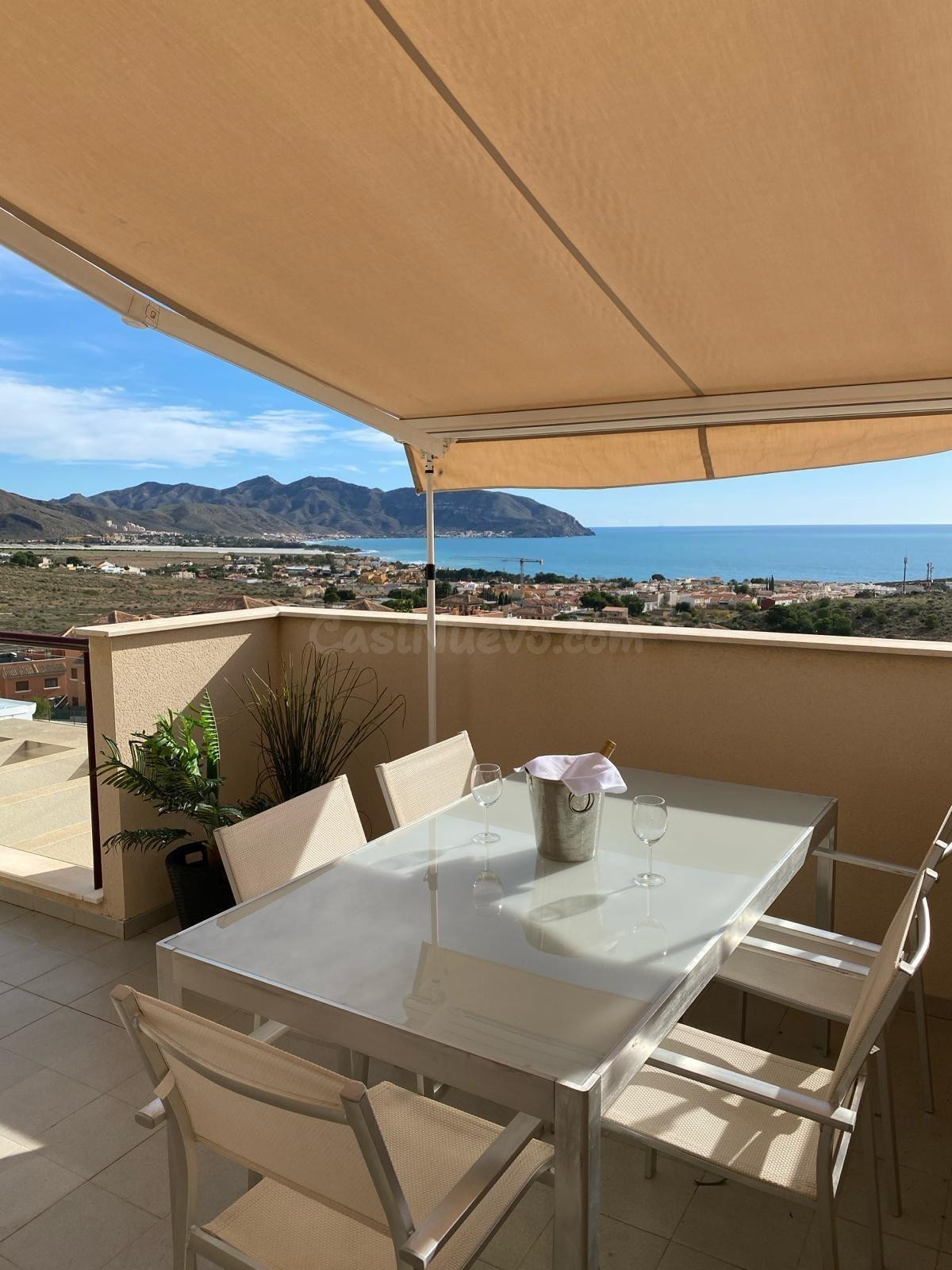 Ático de 2 dormitorios con vistas al mar en la Costa Cálida - foto 5