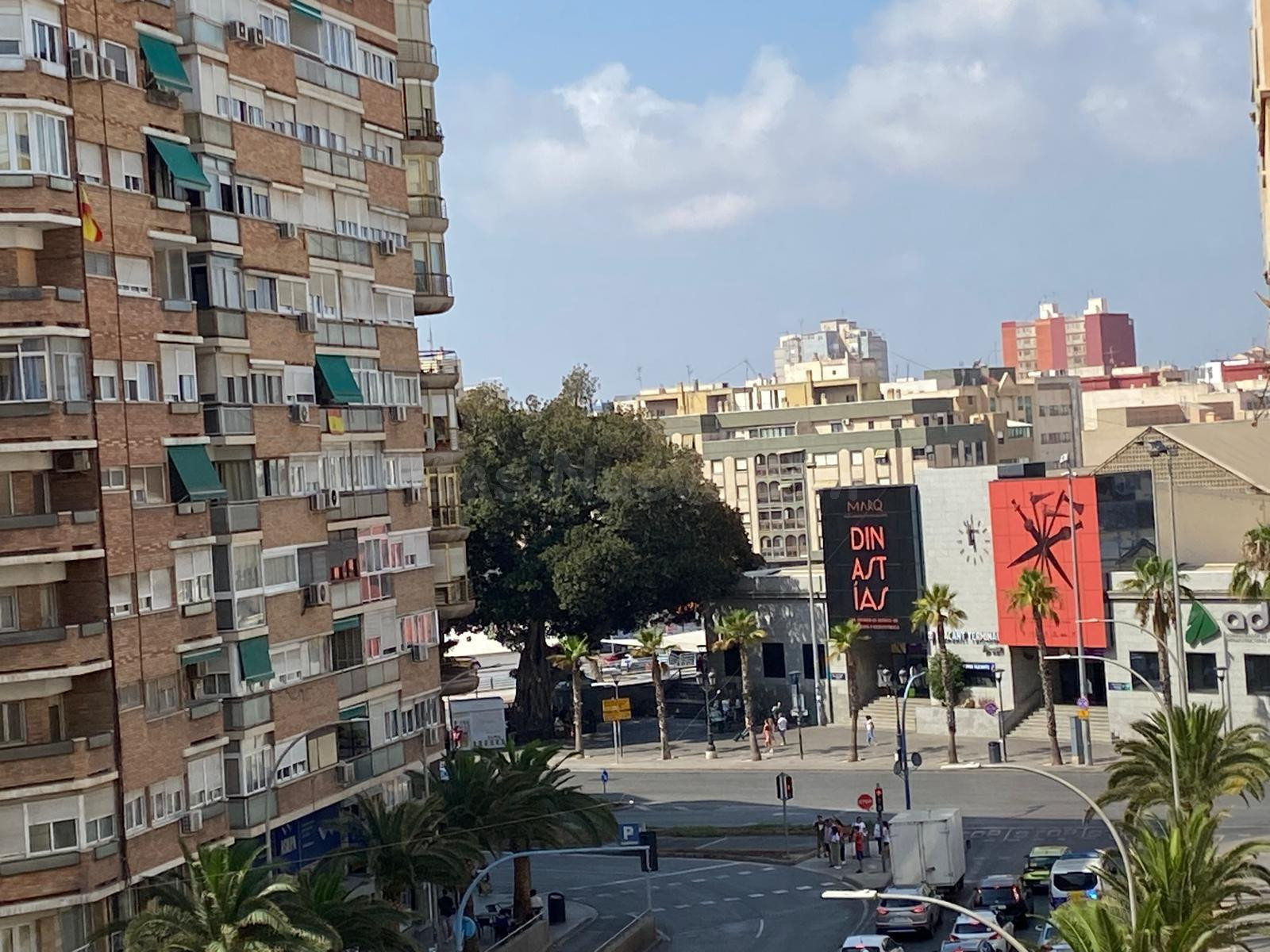PISO EN VENTA EN LA AVENIDA DE LA estación.