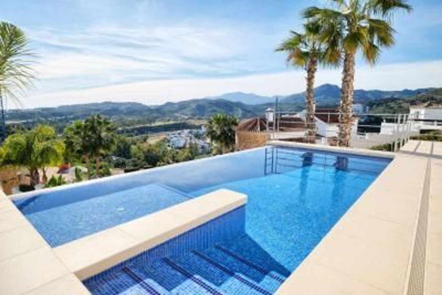 VILLA EN PUERTO DEL CAPITÁN, BENAHAVÍS (MÁLAGA)