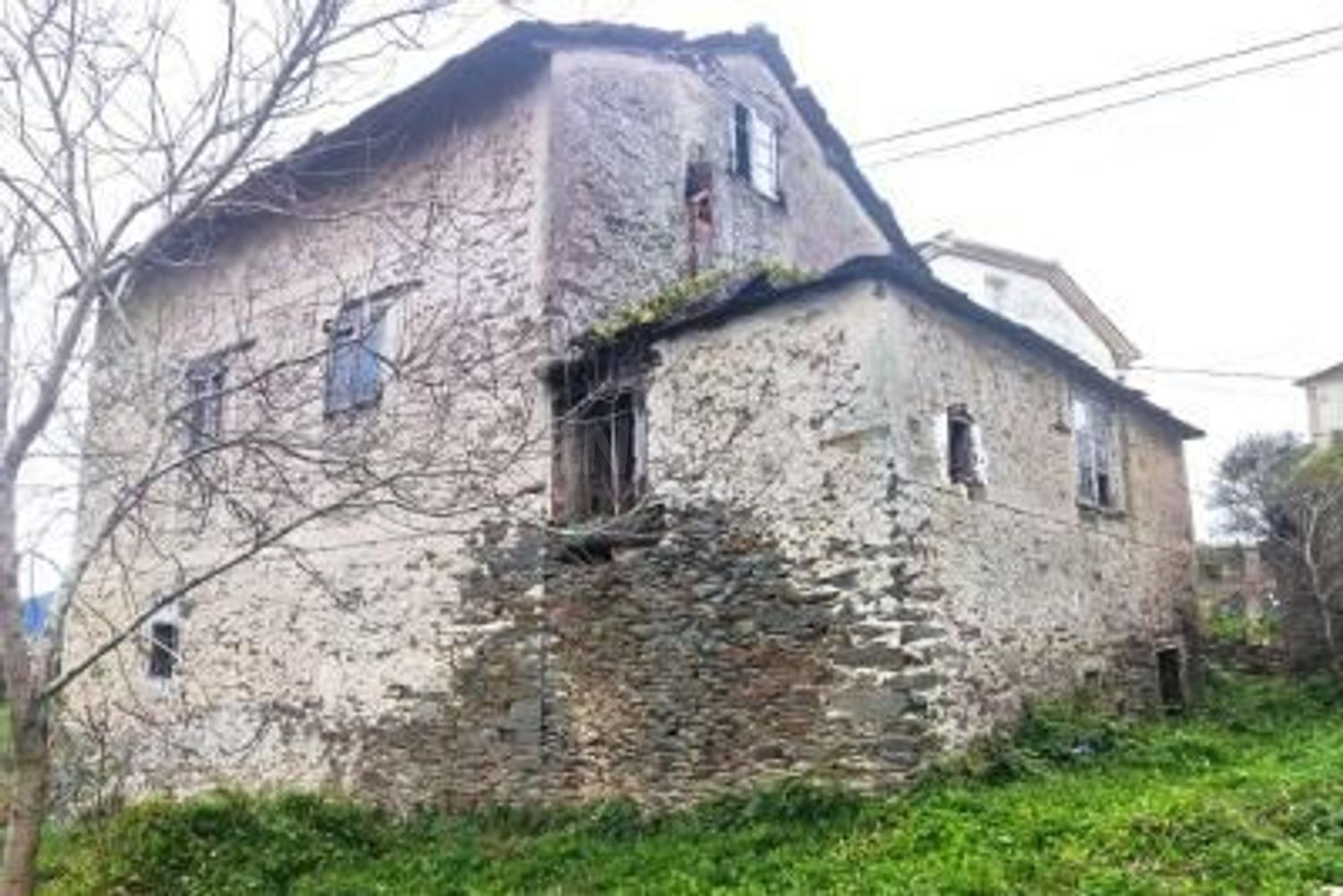 BONITA CASA RUSTICA EN NAVIA - foto 2