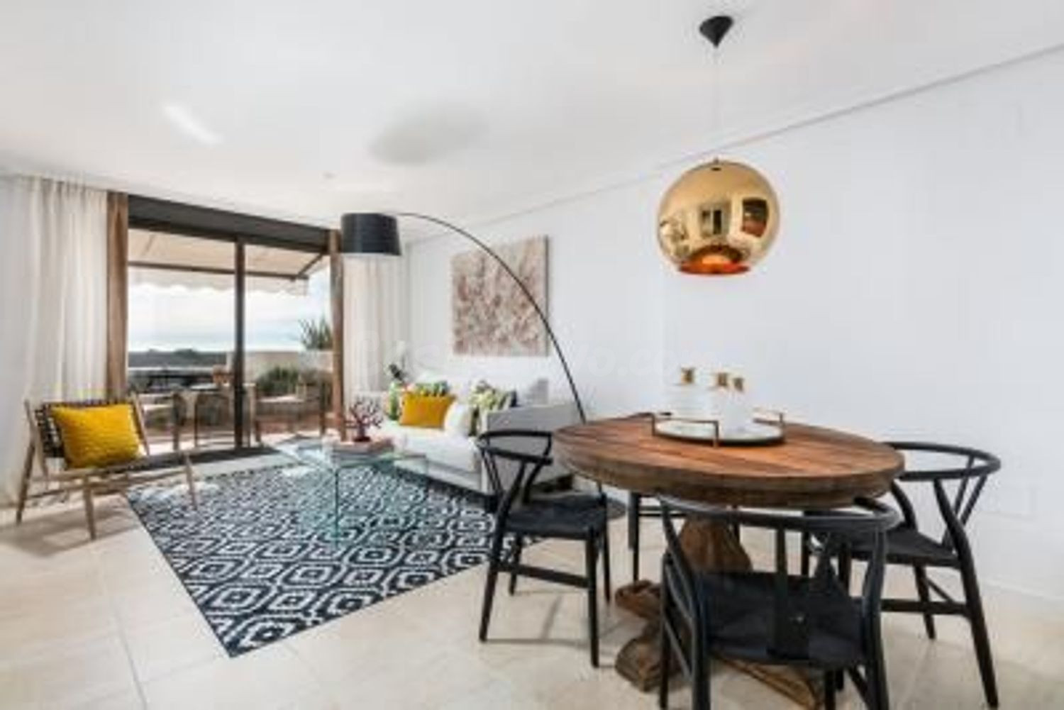 Ático dúplex con impresionantes vistas al mar en Selwo, Estepona