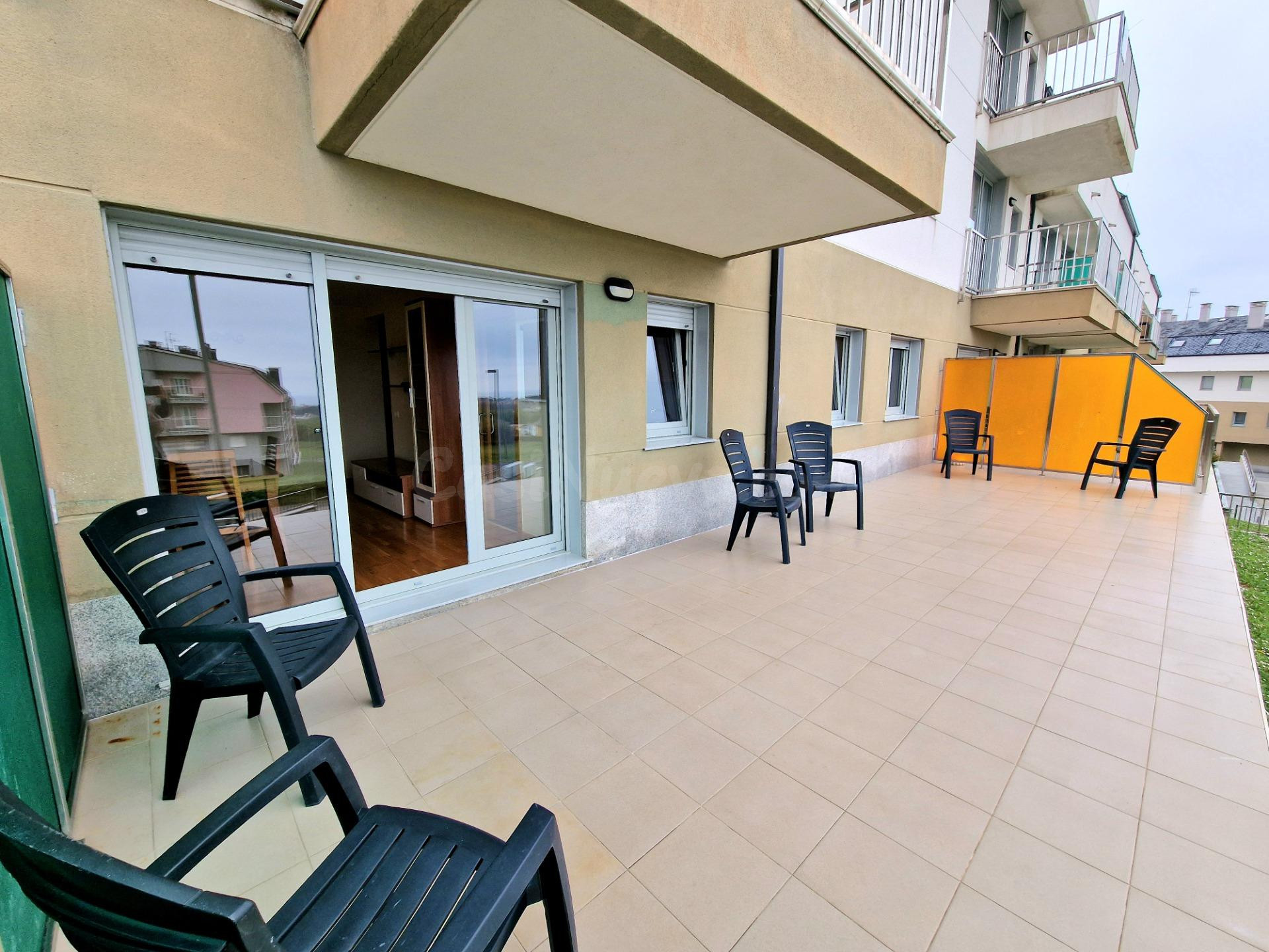 SE VENDE BAJO CON TERRAZA Y VISTAS AL MAR EN BARREIROS